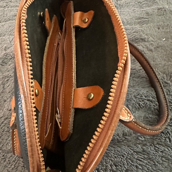 Dooney & Bourke - Picture 3 of 3
